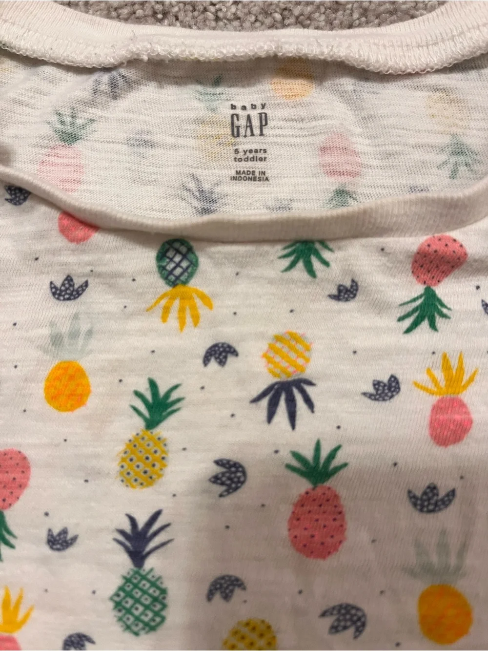 GAP sleeveless top